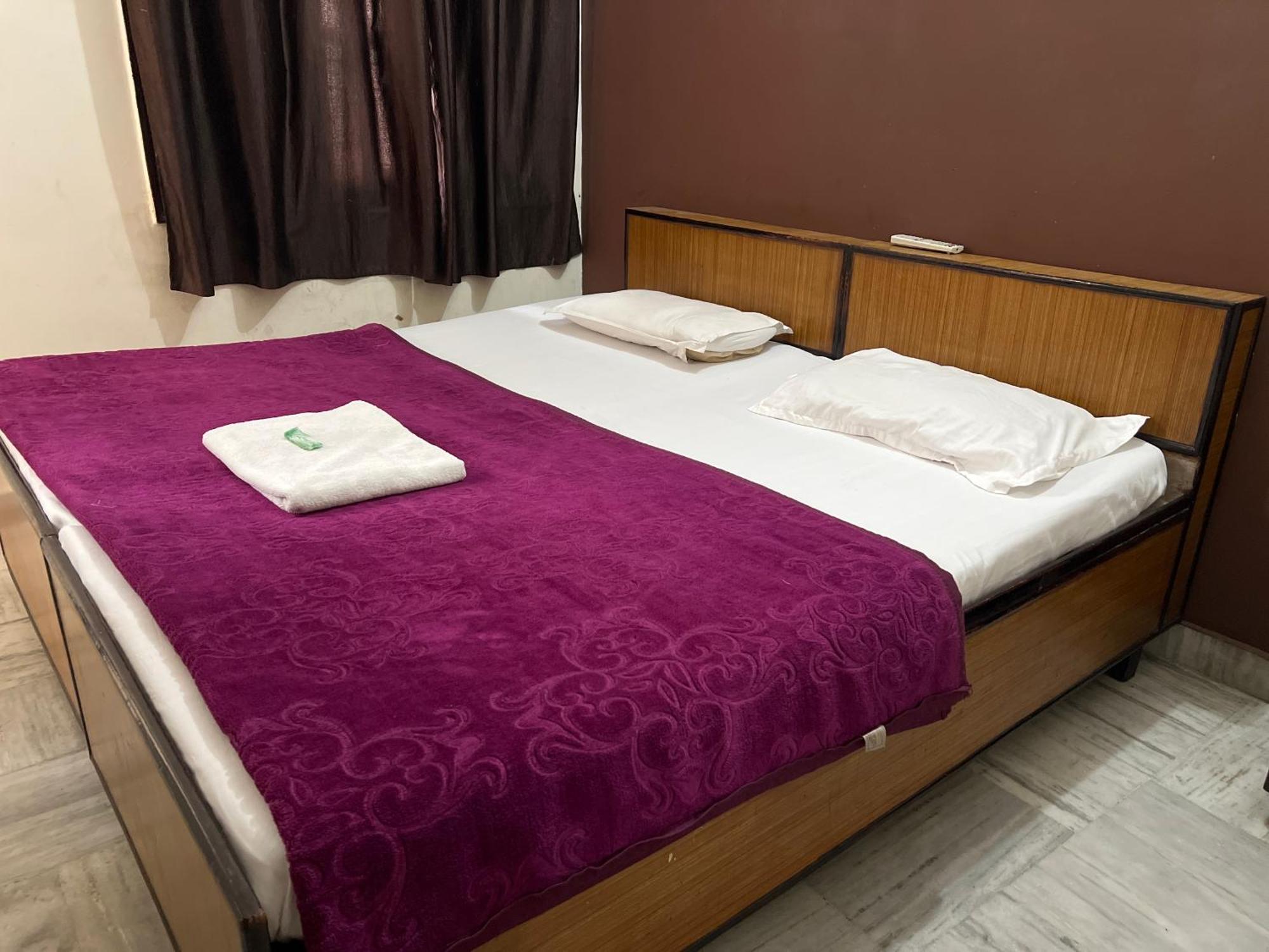 Raja Guest House -- Jalandhar Railway Station -- For Family, Couples, Travellers Bagian luar foto