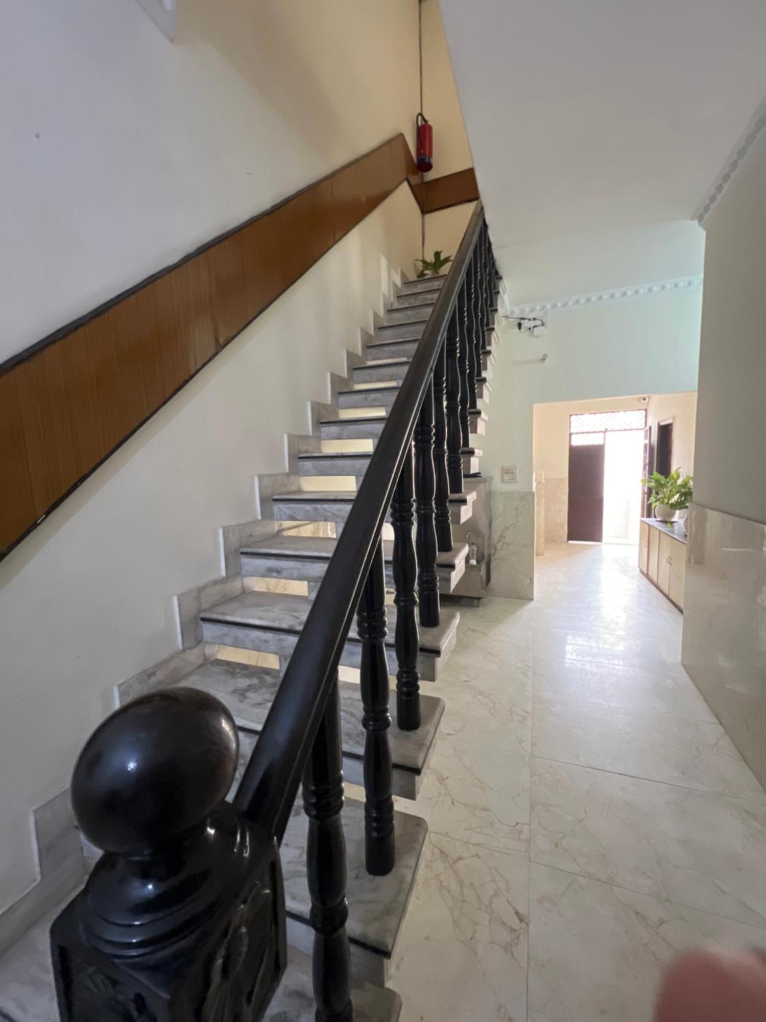Raja Guest House -- Jalandhar Railway Station -- For Family, Couples, Travellers Bagian luar foto