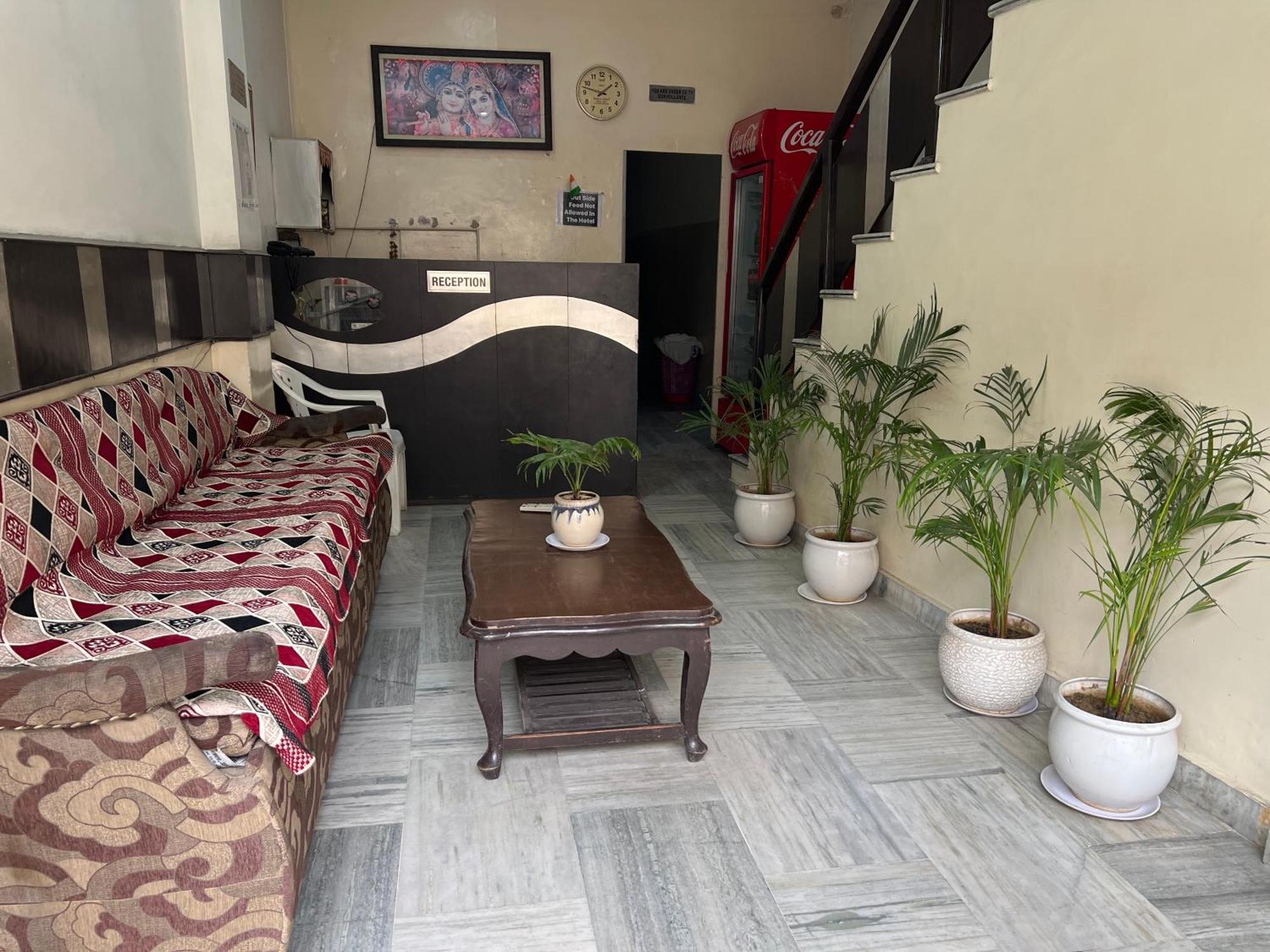 Raja Guest House -- Jalandhar Railway Station -- For Family, Couples, Travellers Bagian luar foto