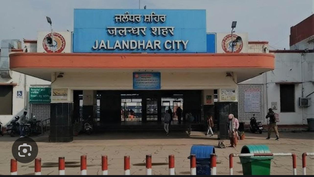Raja Guest House -- Jalandhar Railway Station -- For Family, Couples, Travellers Bagian luar foto